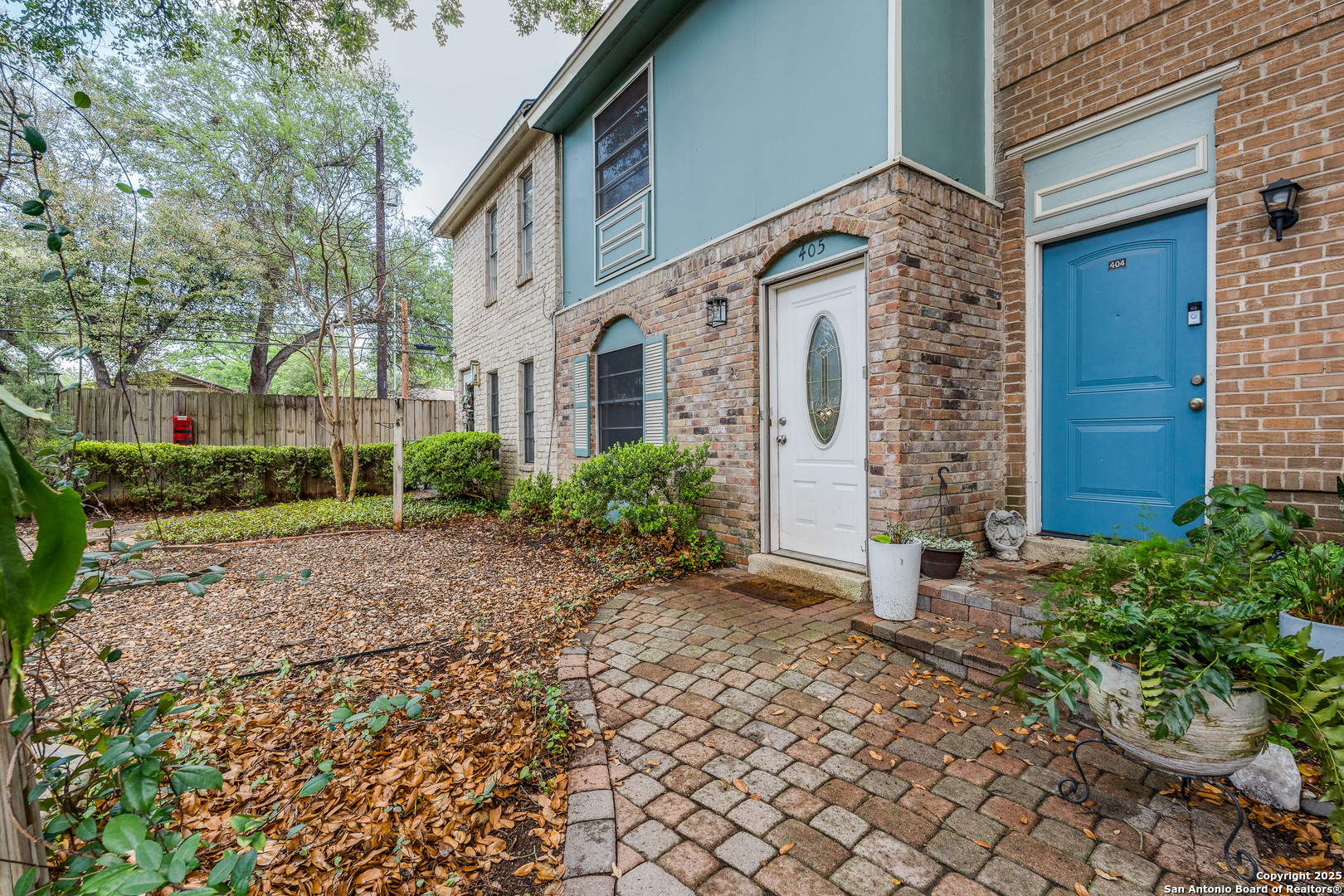 2811 Woodbury Unit: 405
