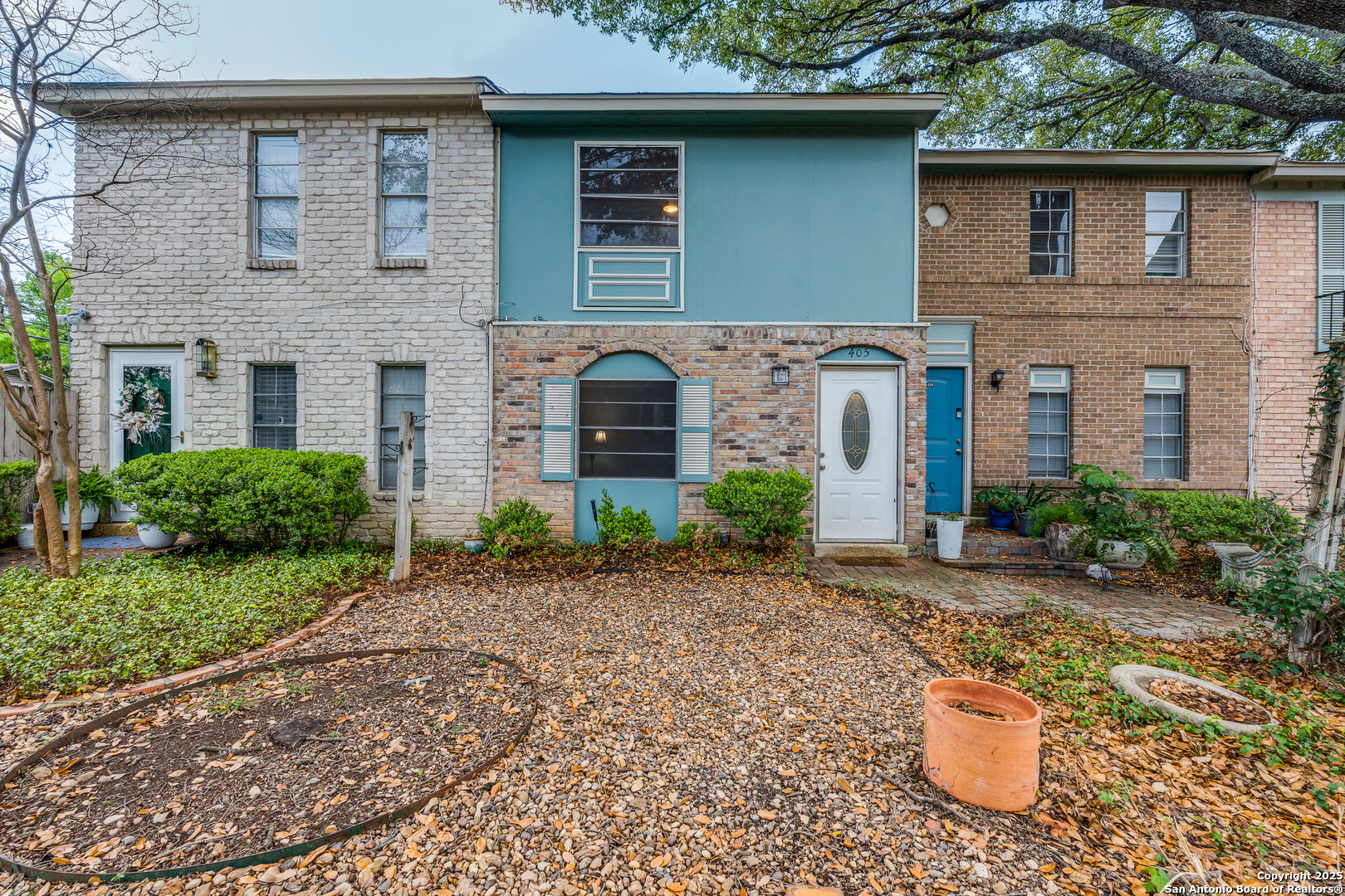 2811 Woodbury Unit: 405