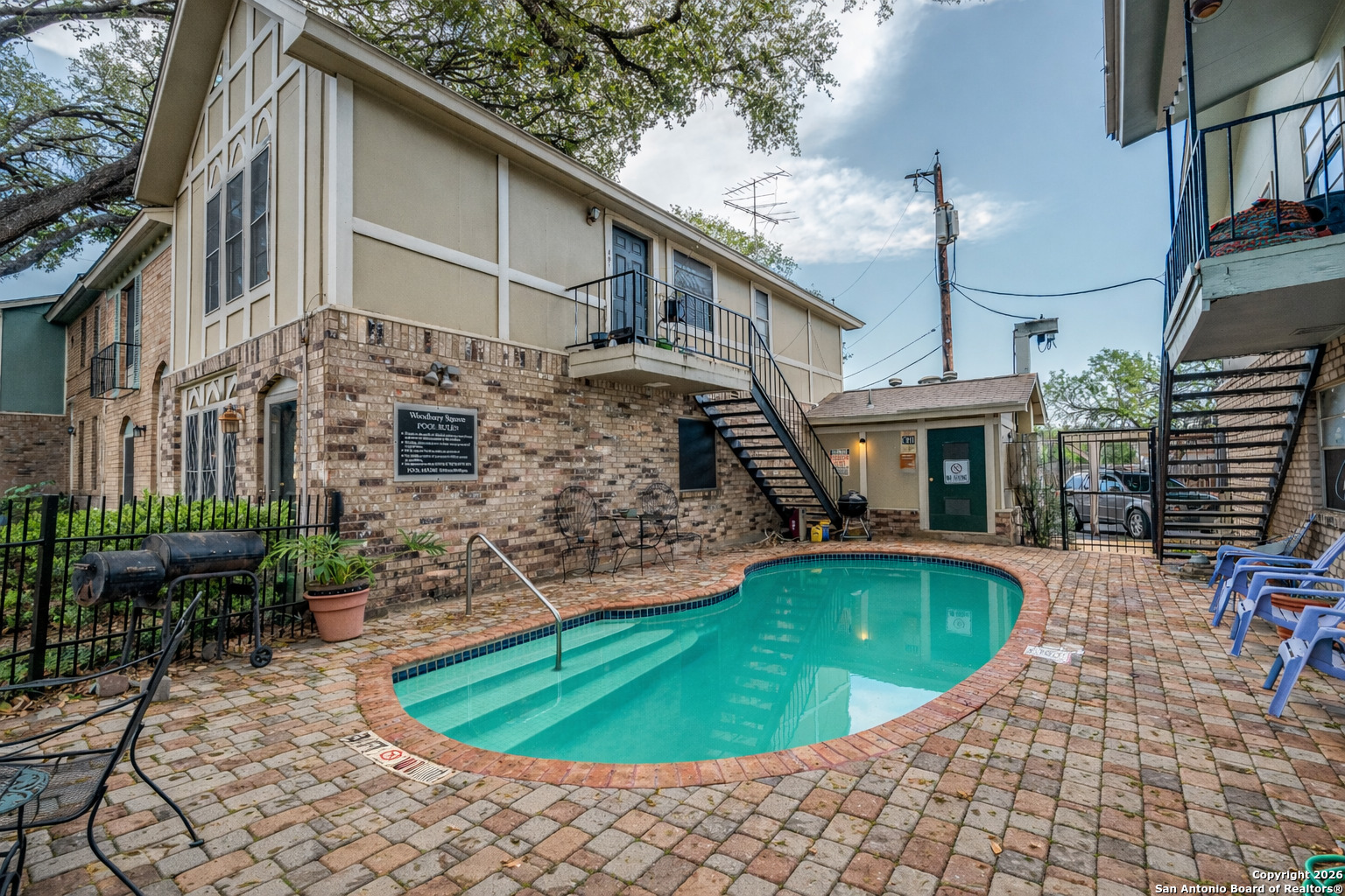 2811 Woodbury Unit: 405