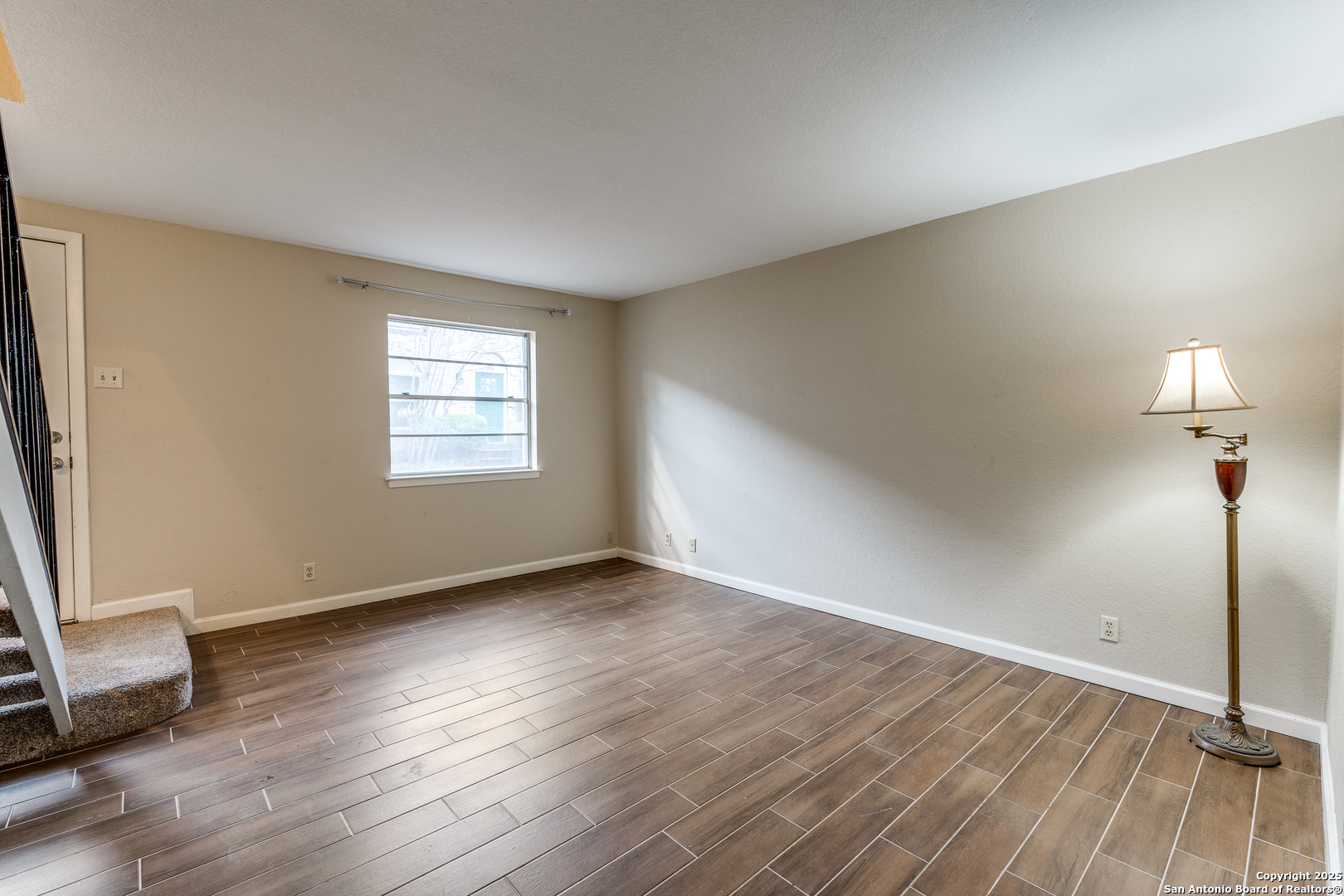 2811 Woodbury Unit: 405