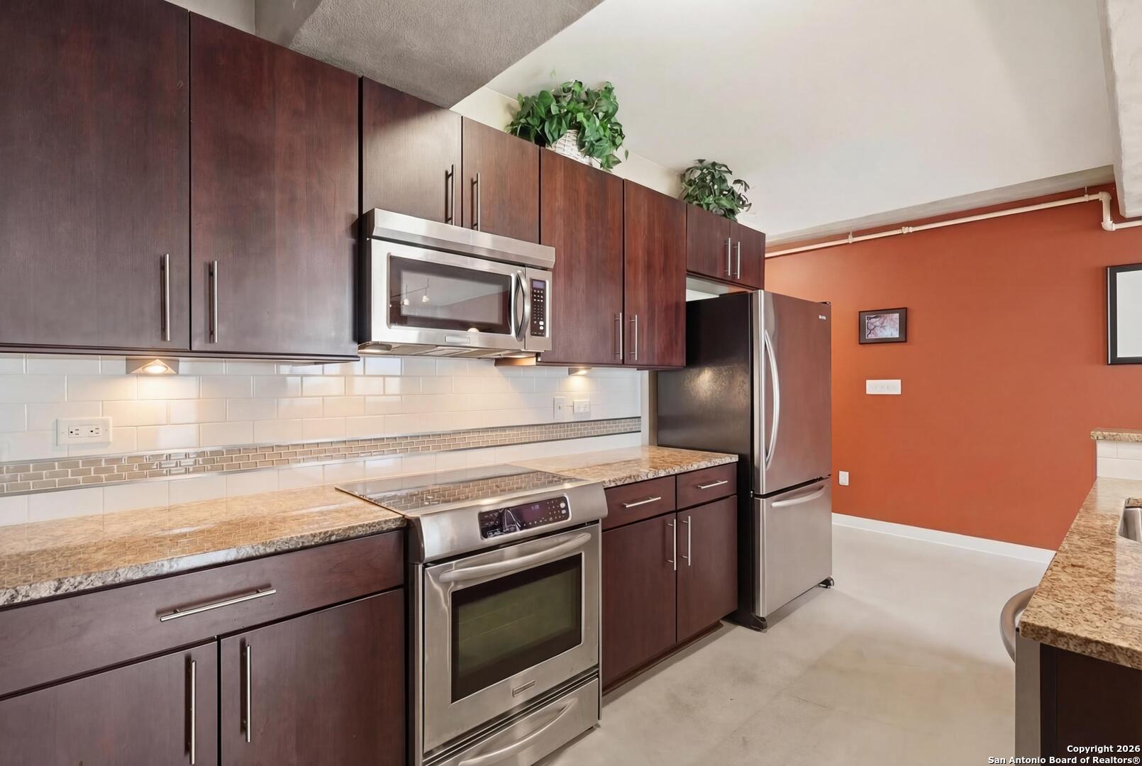 800 Brazos Unit: 1103