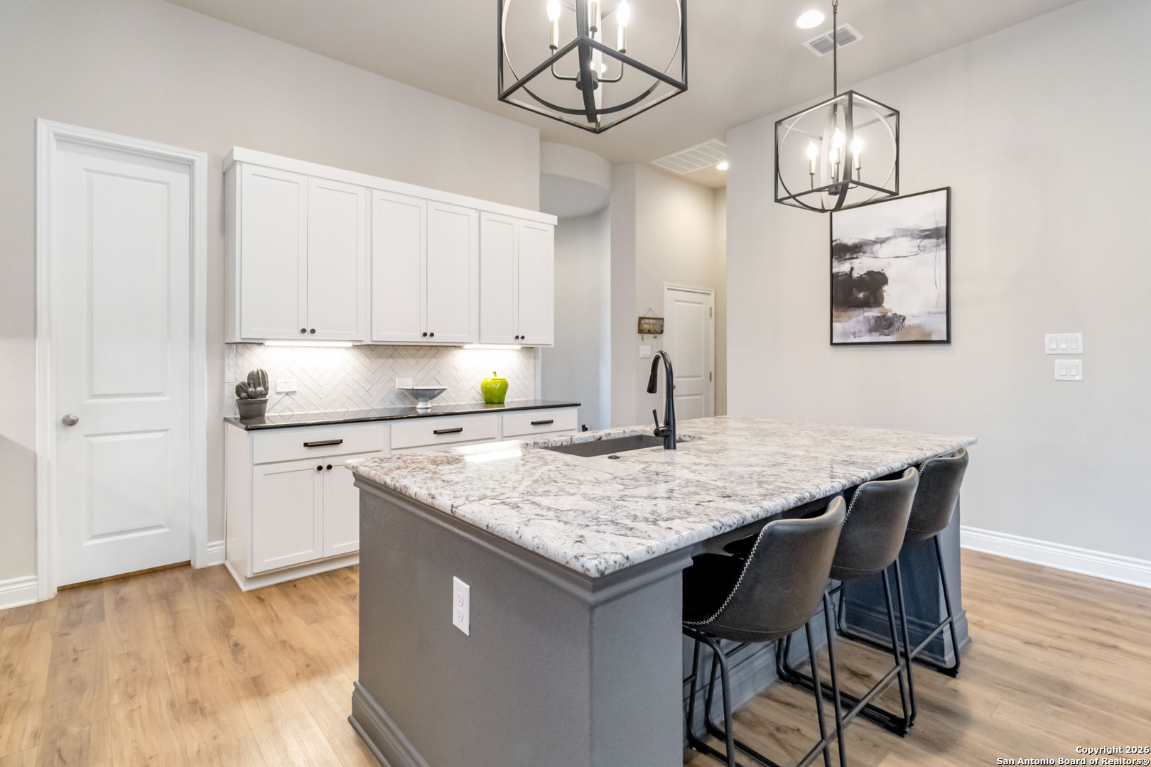 1030 Cadogan Squire