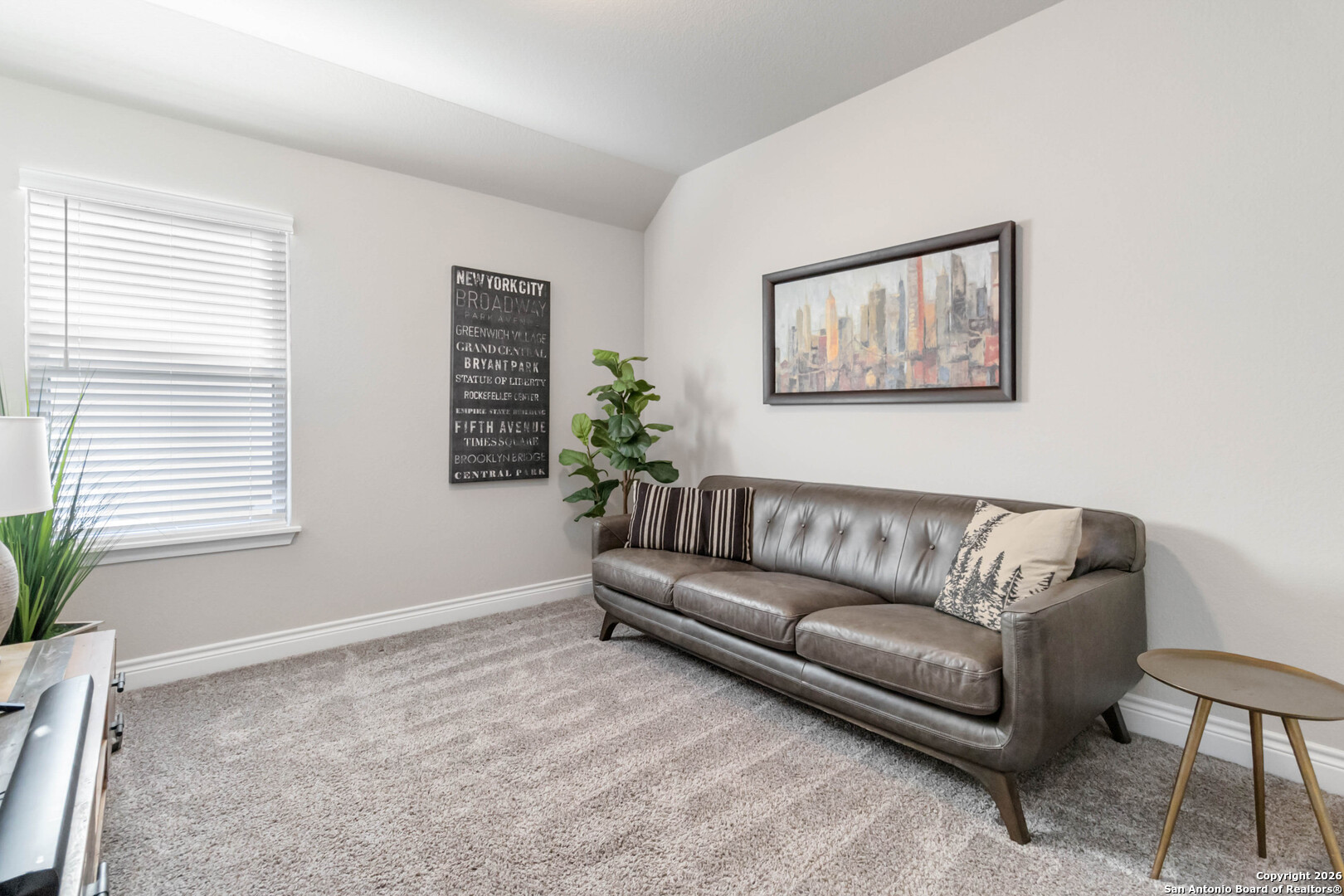 1030 Cadogan Squire