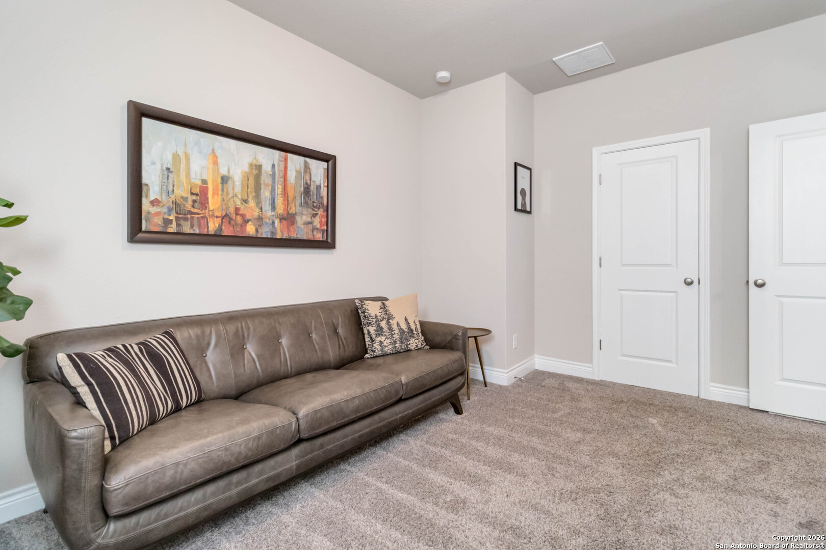 1030 Cadogan Squire