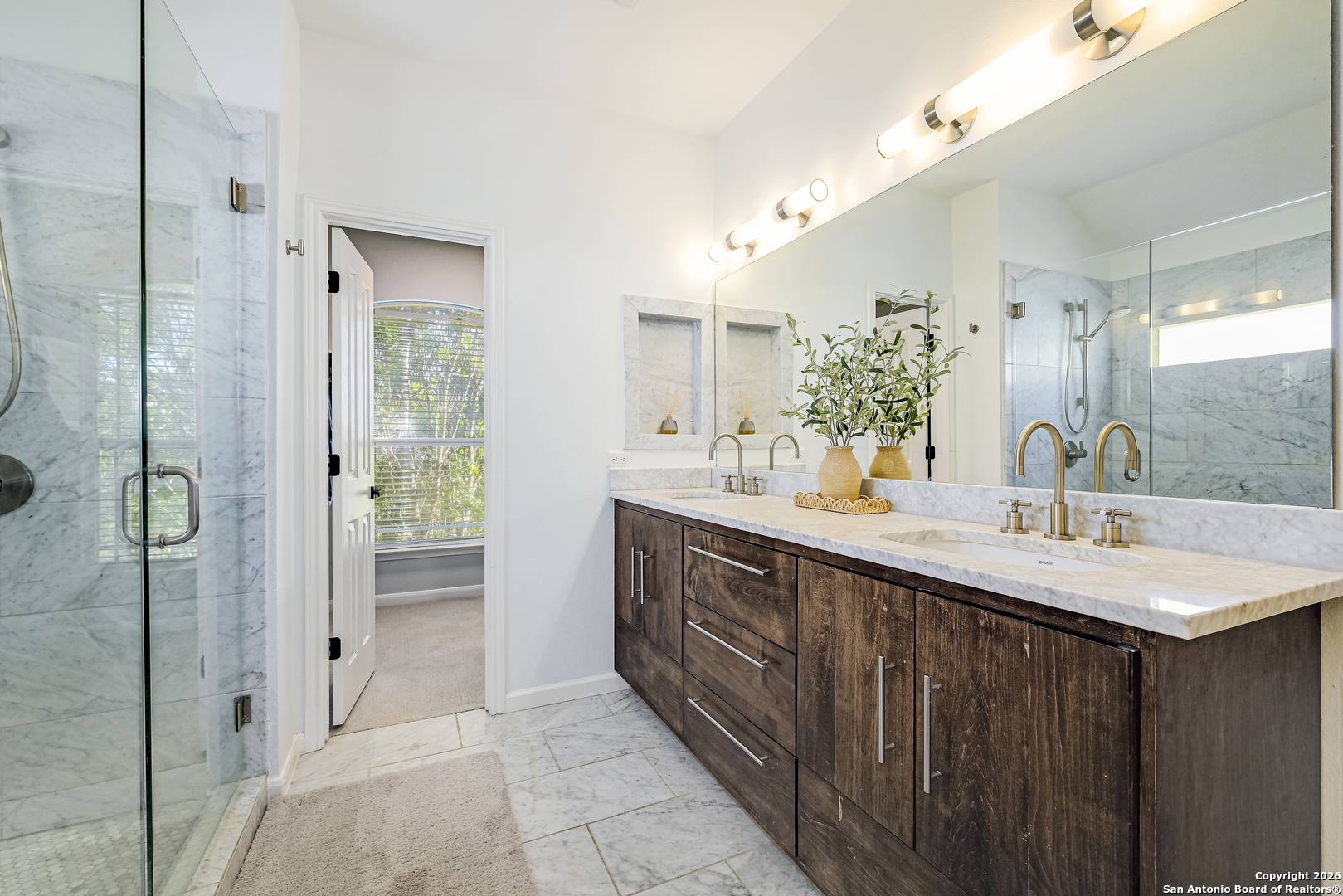 1515 Belclaire