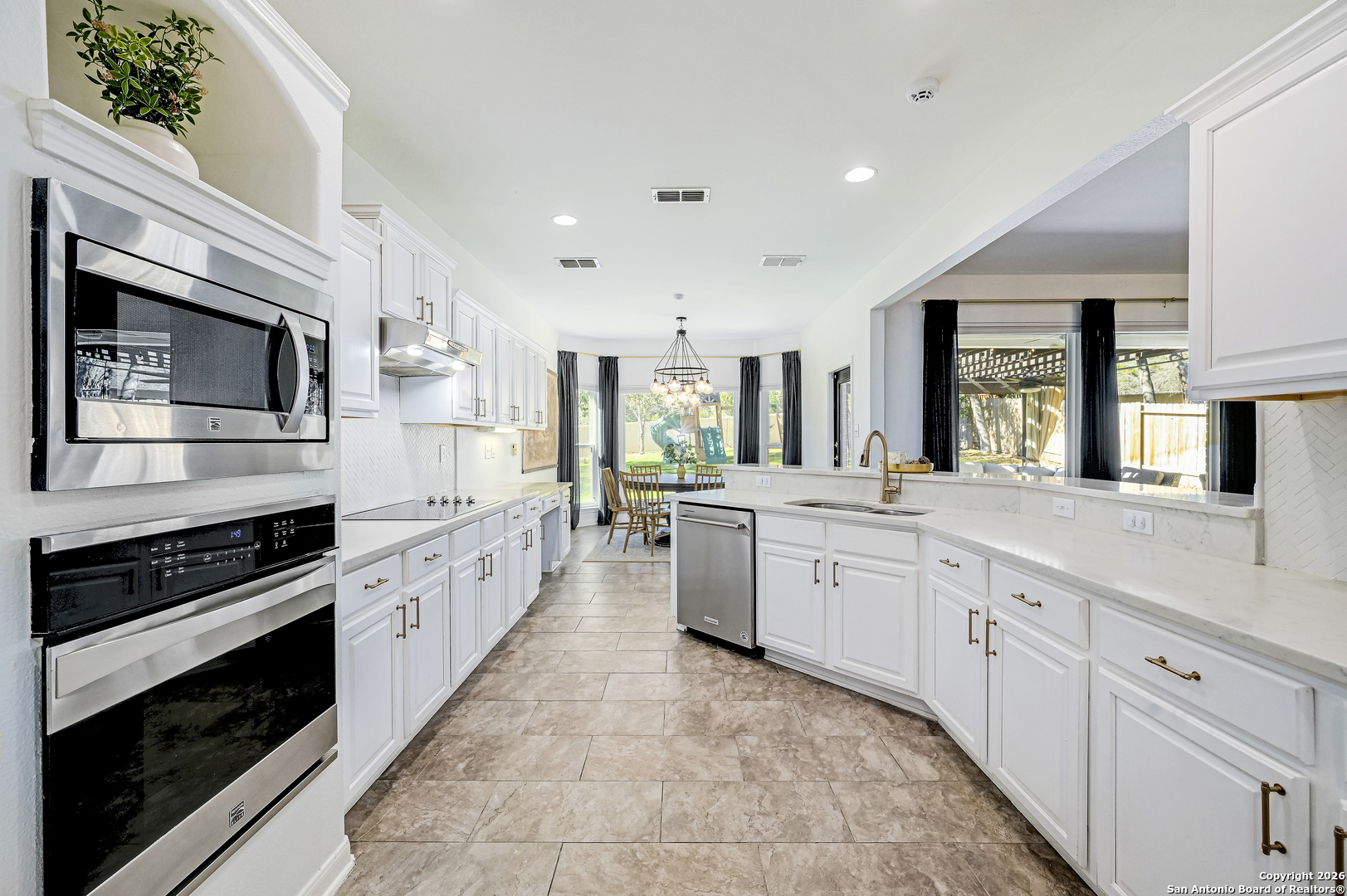 1515 Belclaire