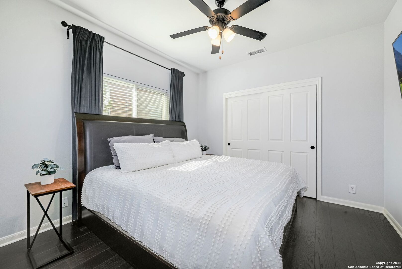 1515 Belclaire