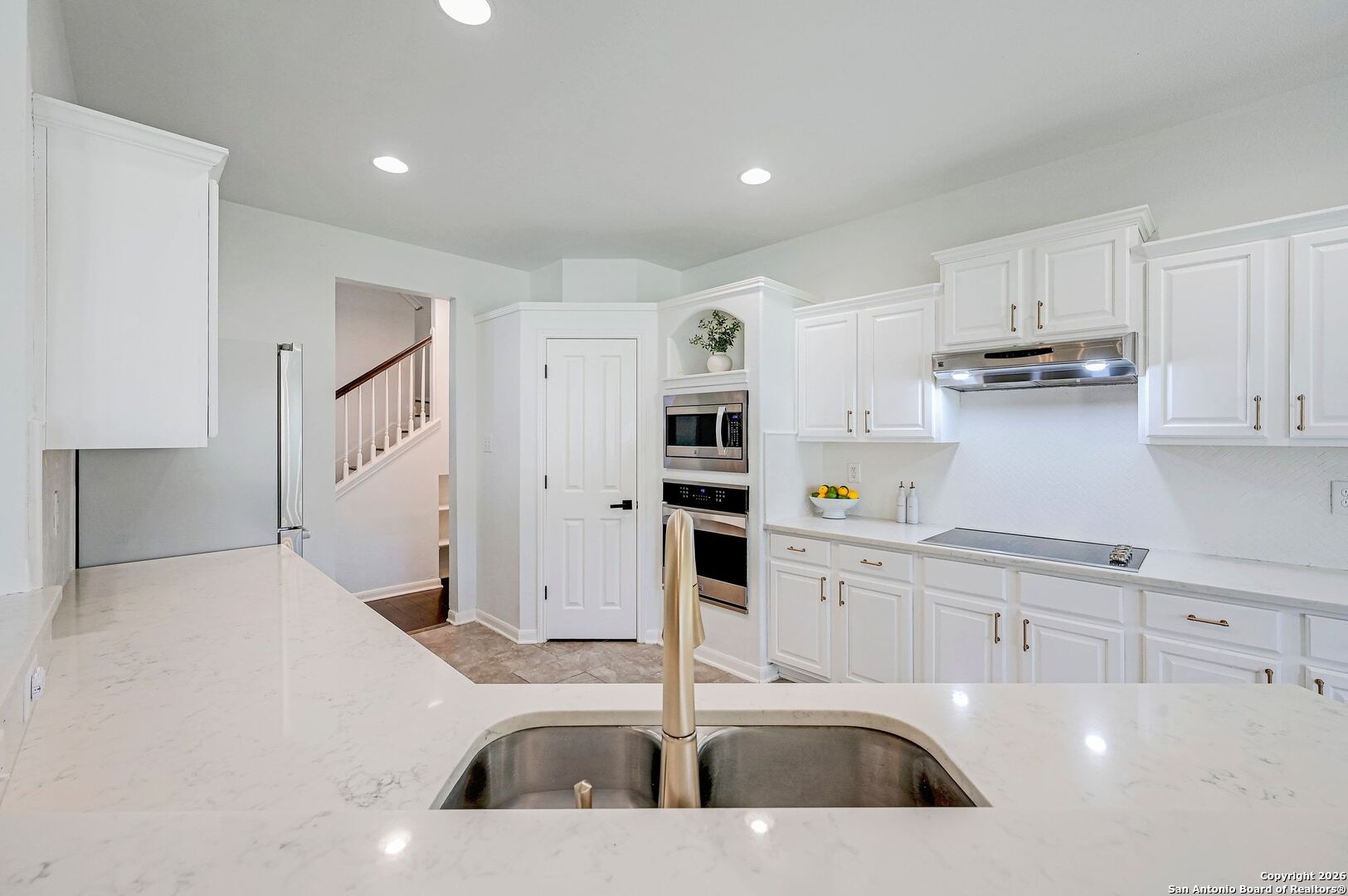 1515 Belclaire