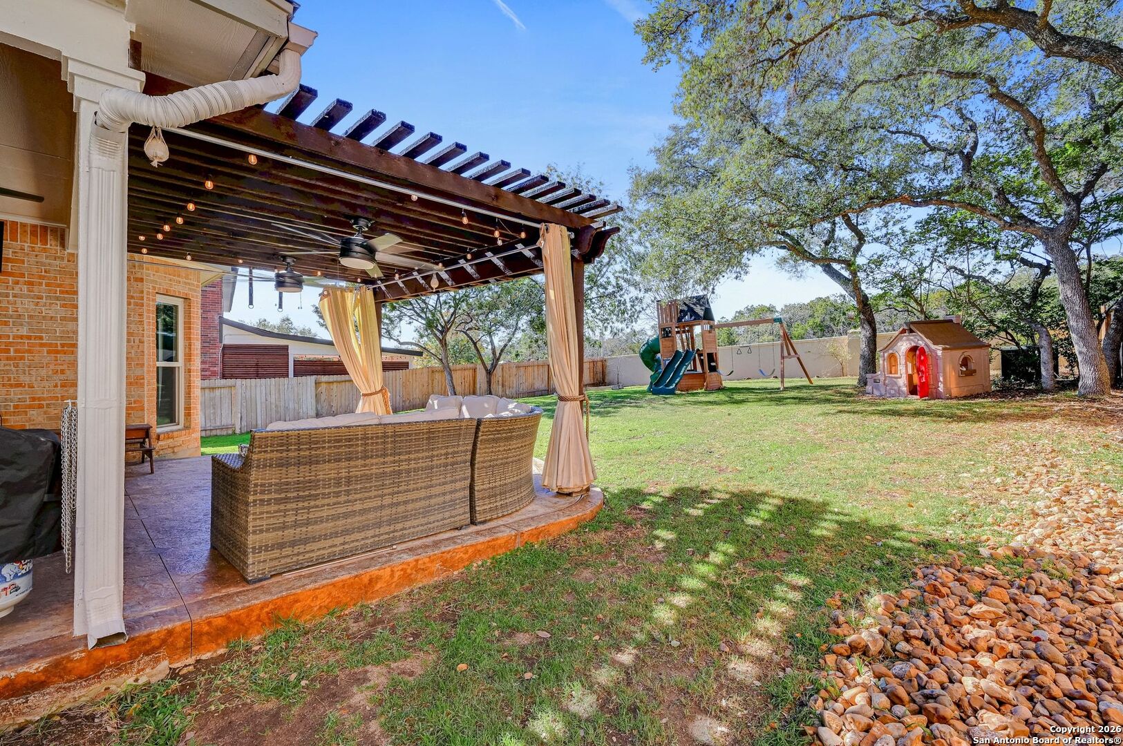 1515 Belclaire