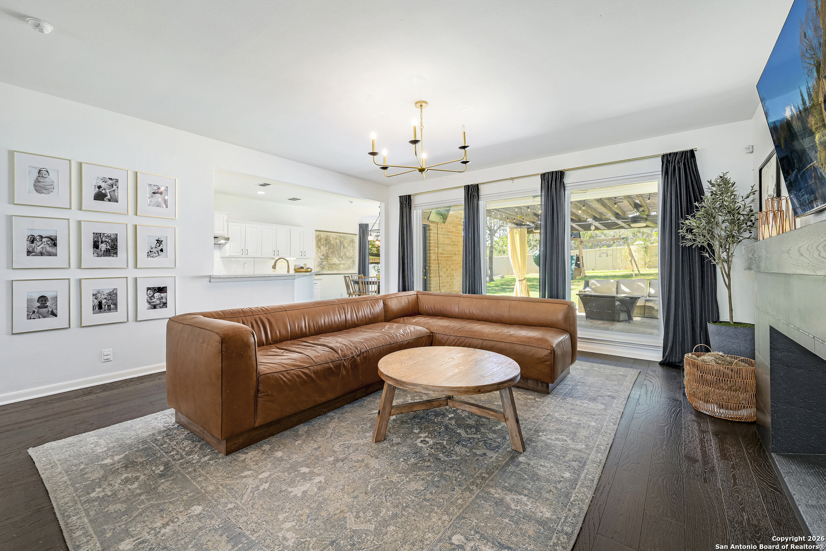 1515 Belclaire