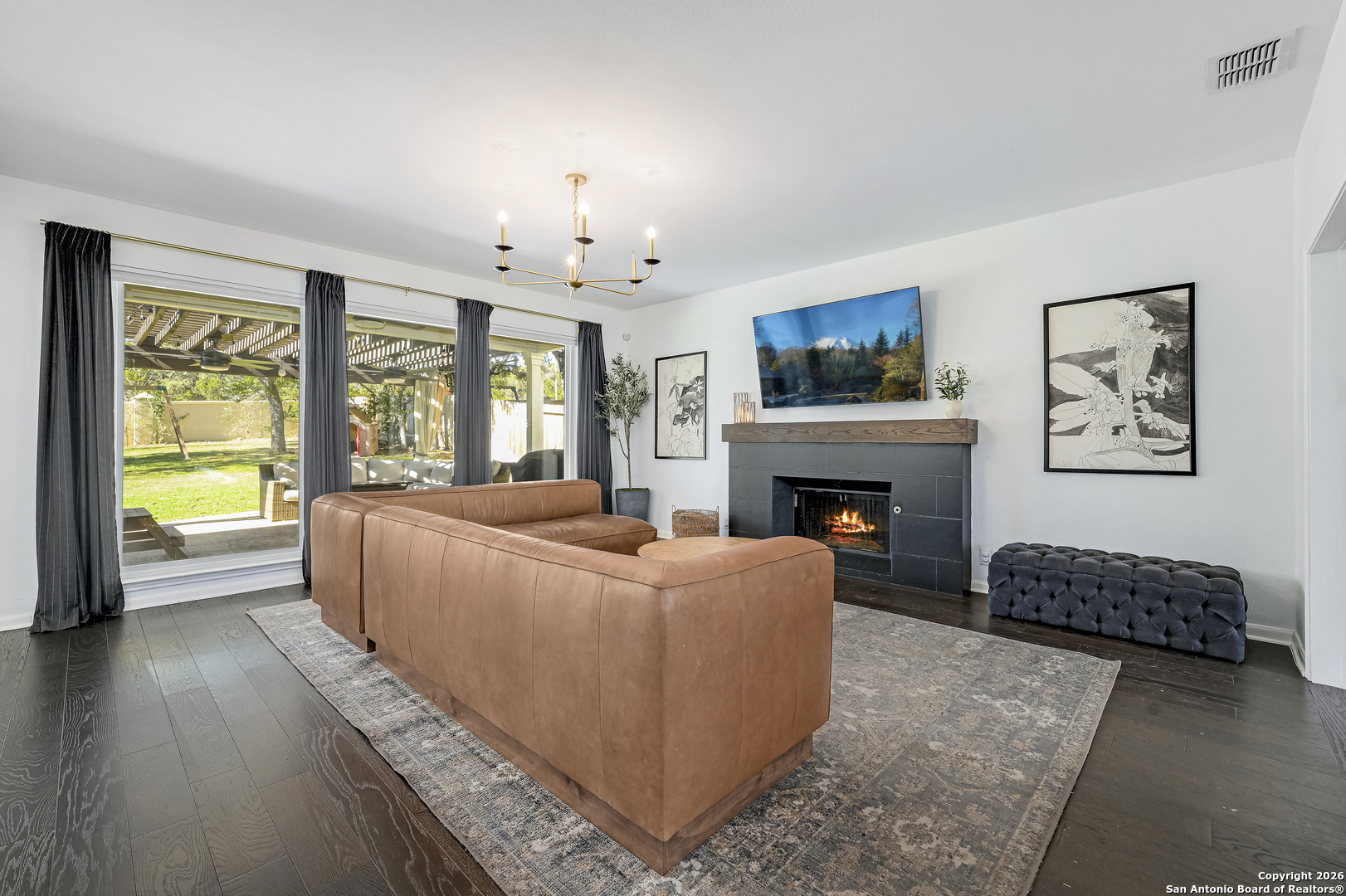 1515 Belclaire