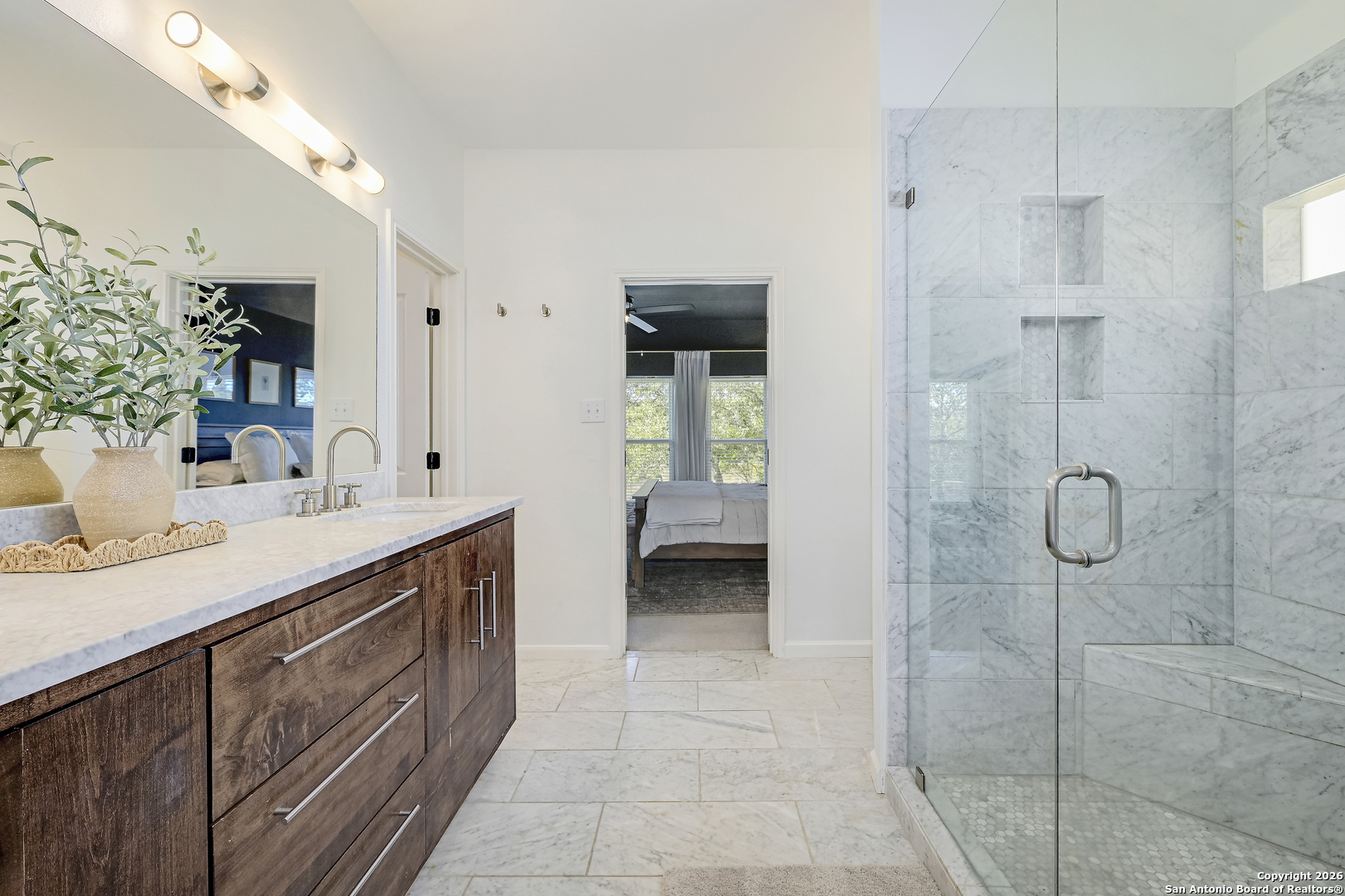 1515 Belclaire