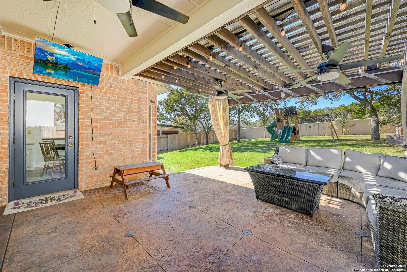 1515 Belclaire