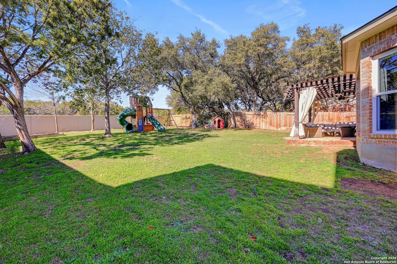 1515 Belclaire