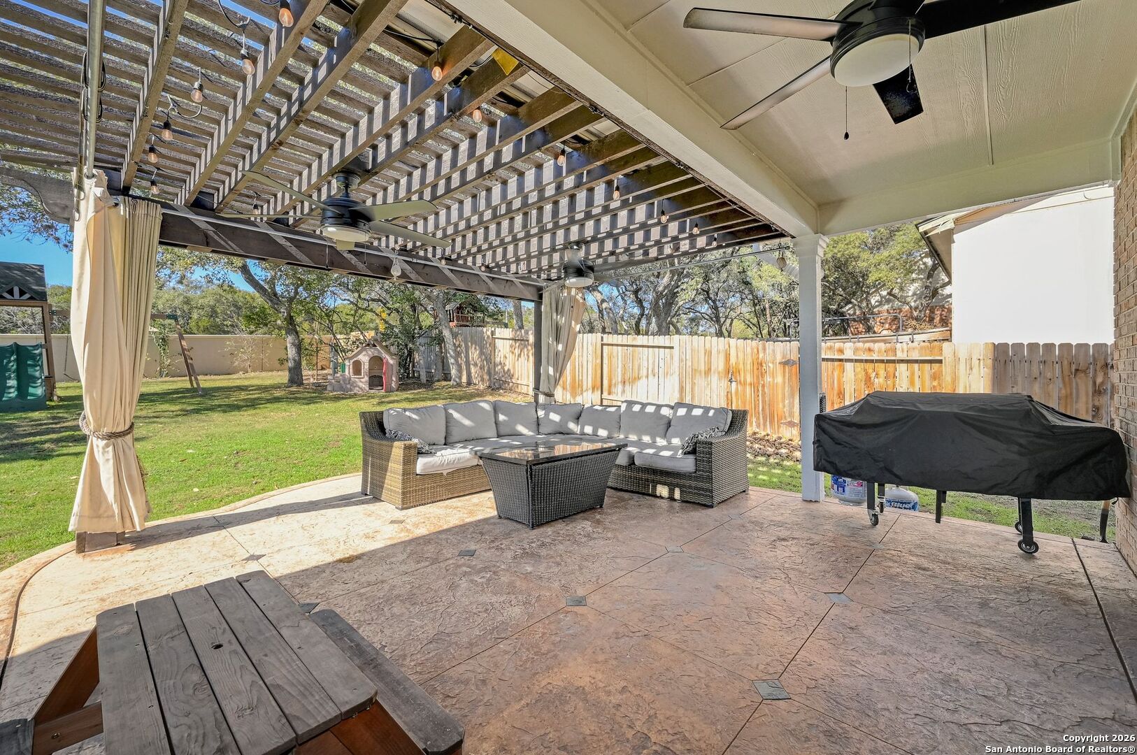 1515 Belclaire