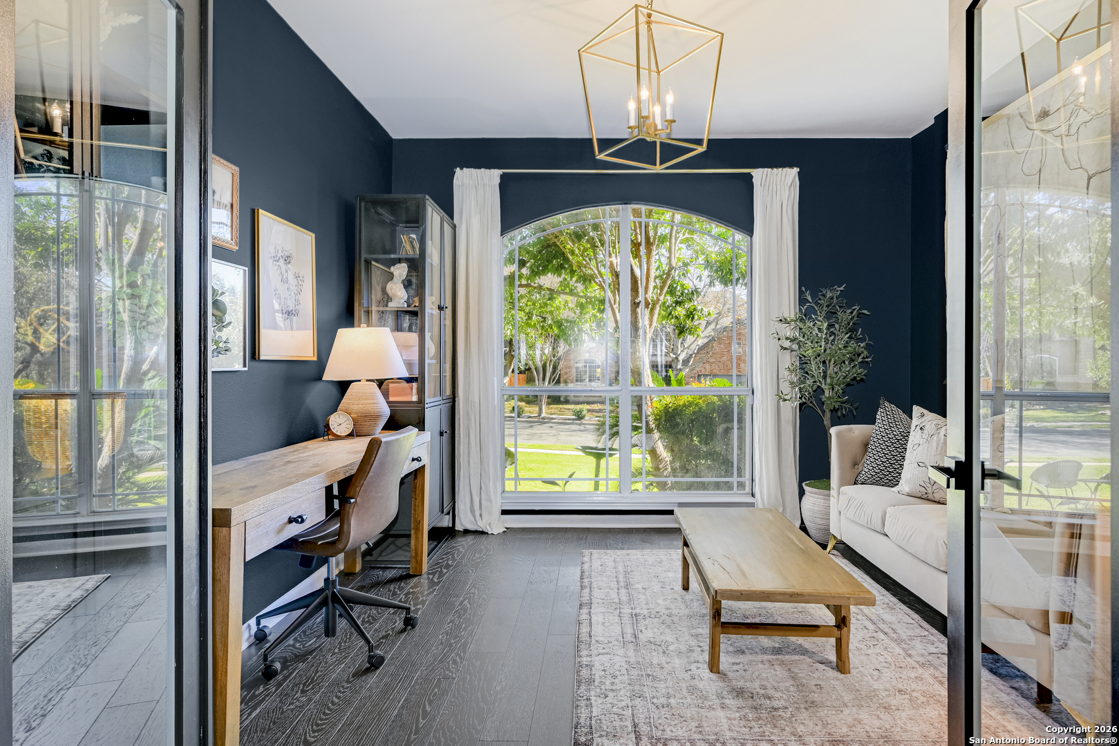 1515 Belclaire