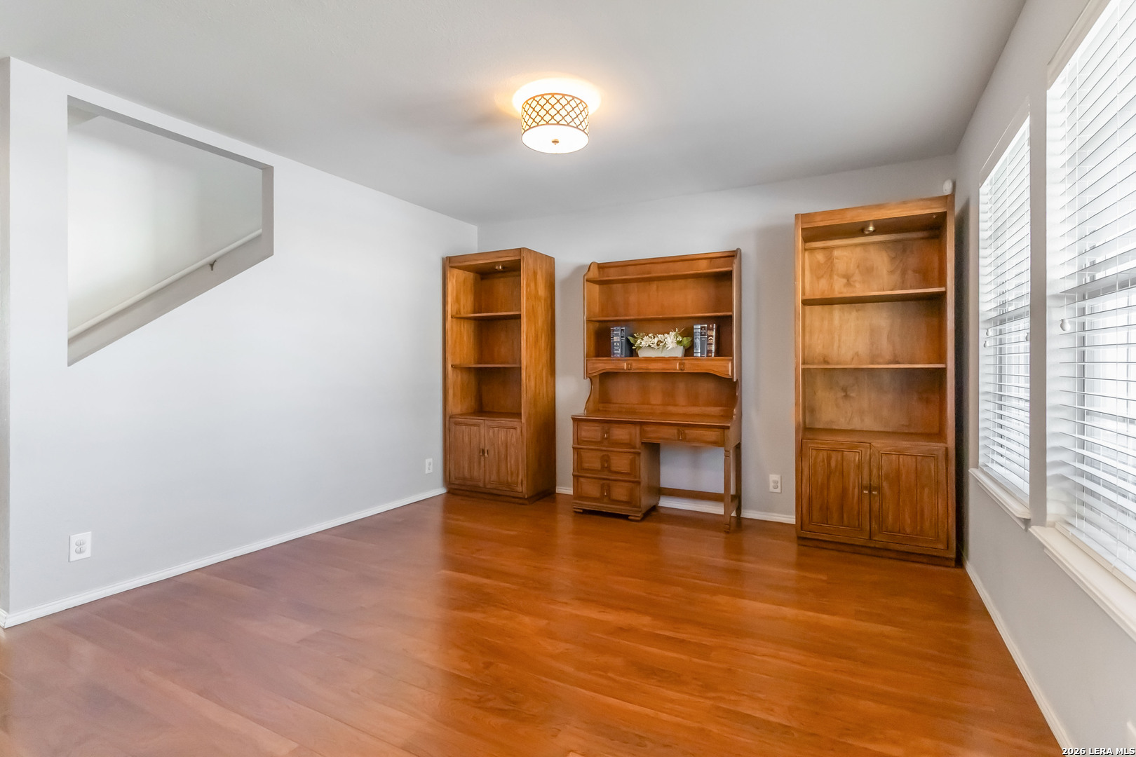 5706 Sherbrooke Oak