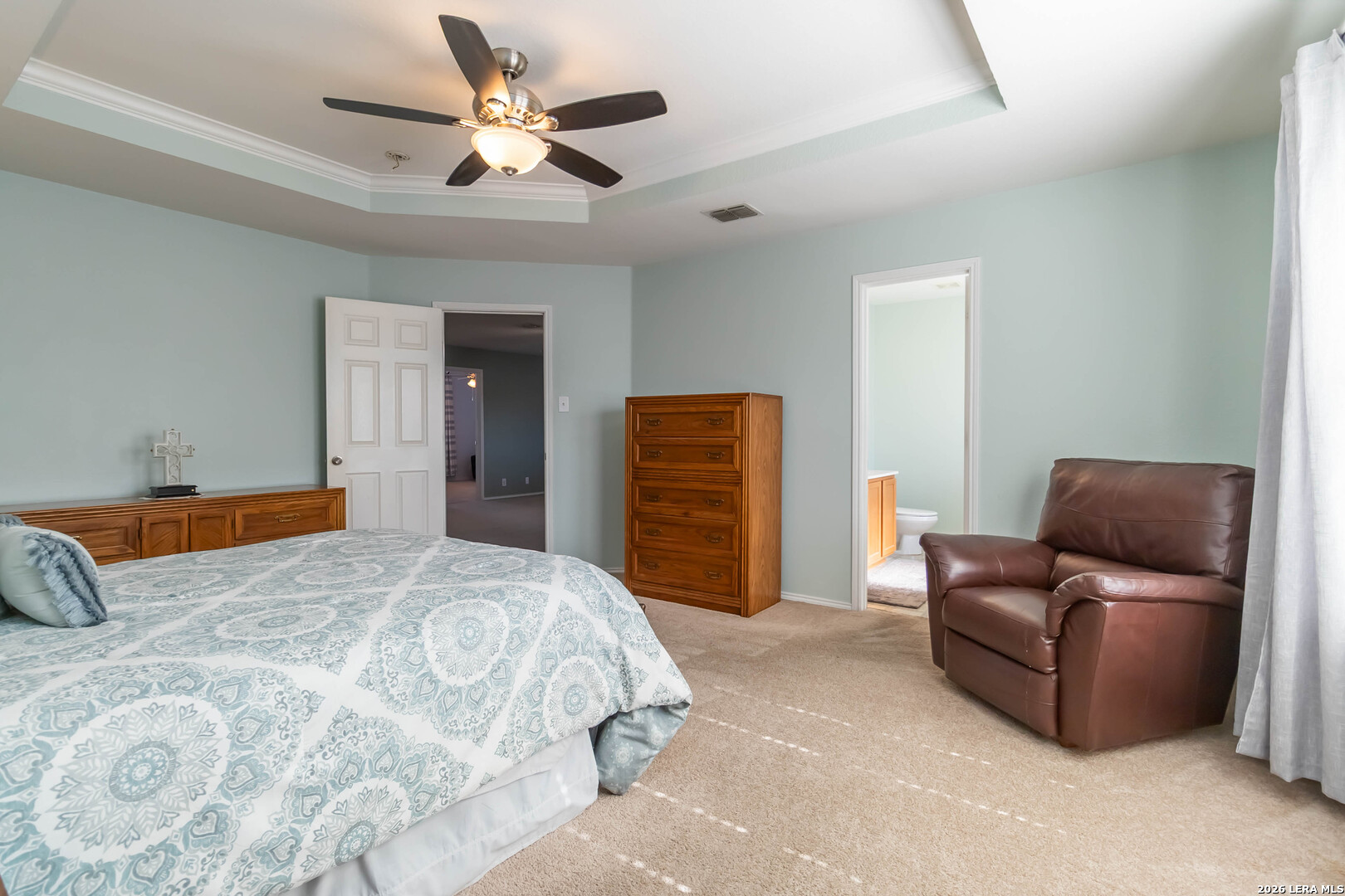 5706 Sherbrooke Oak