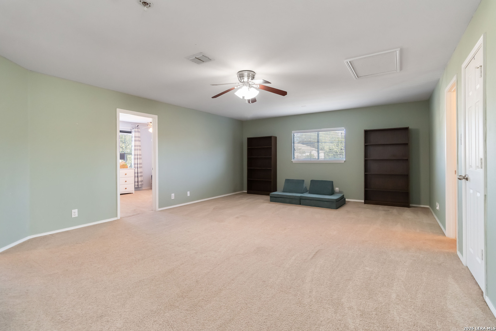 5706 Sherbrooke Oak