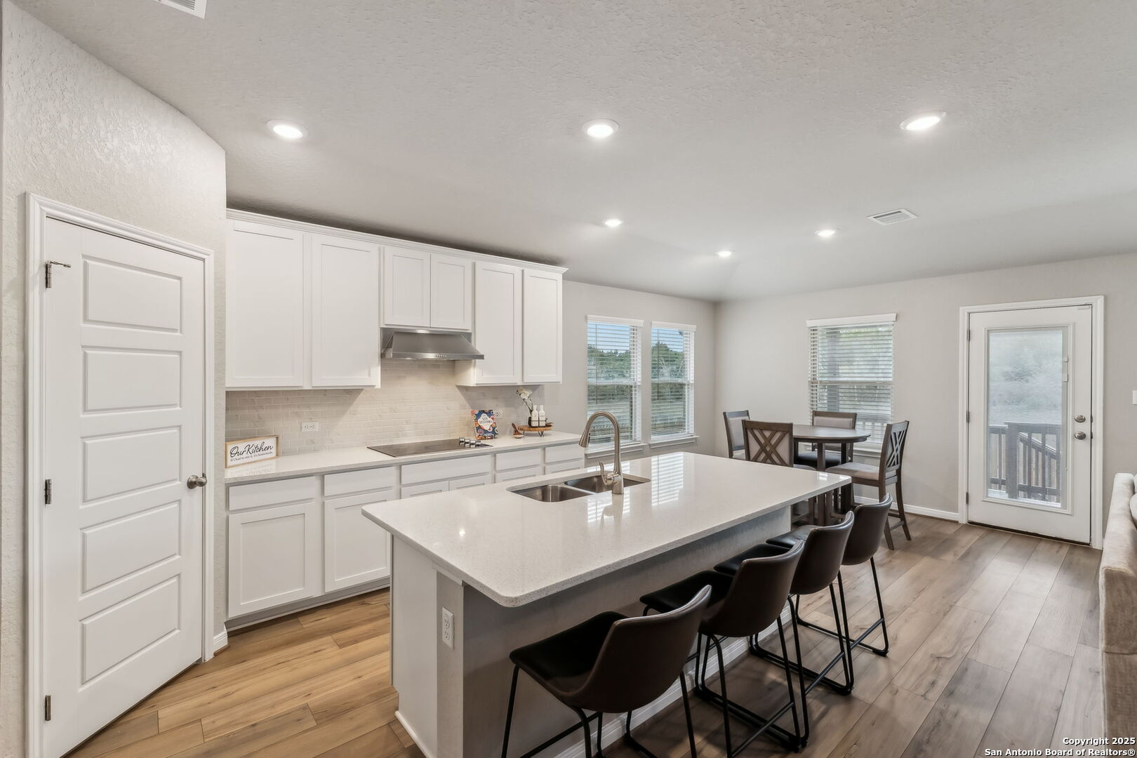 320 Shelton Pass