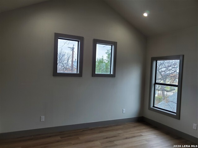 1132 W Mistletoe Unit: 102