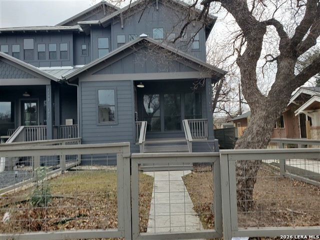 1132 W Mistletoe Unit: 102