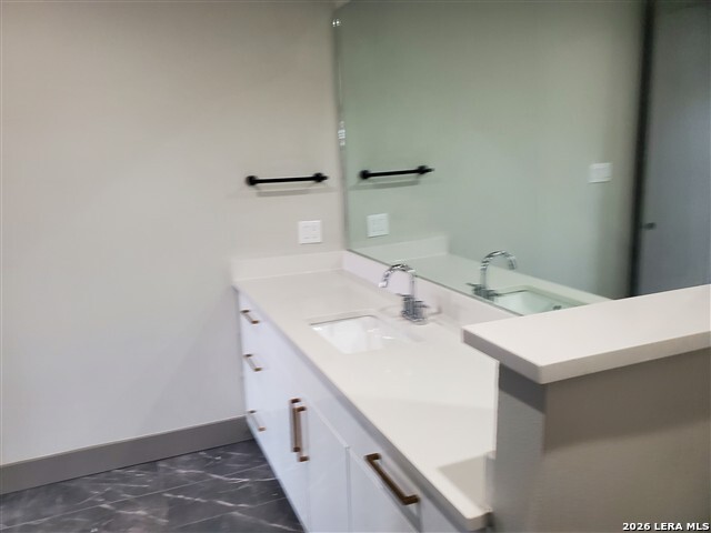 1132 W Mistletoe Unit: 102