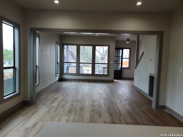 1132 W Mistletoe Unit: 102