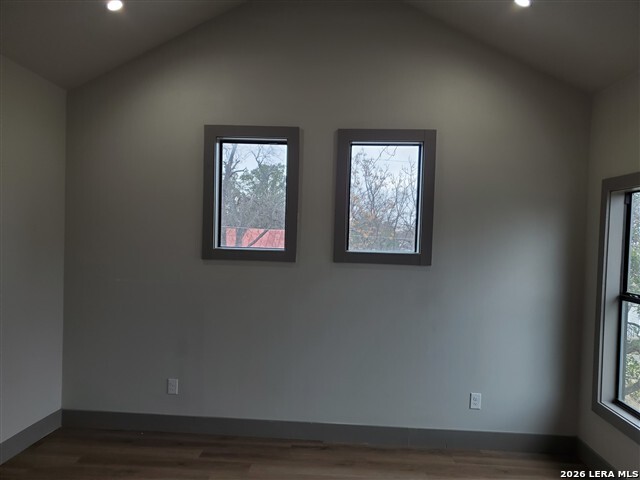 1132 W Mistletoe Unit: 102