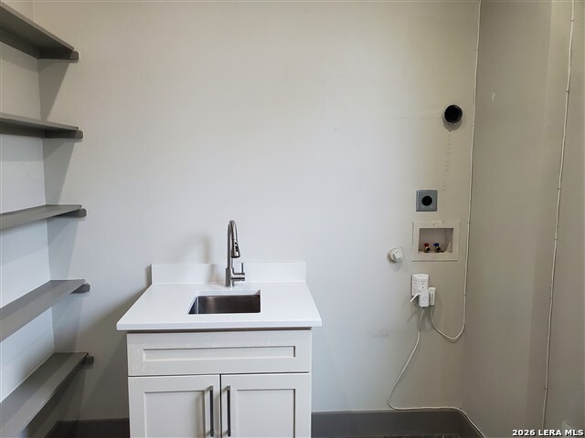 1132 W Mistletoe Unit: 102