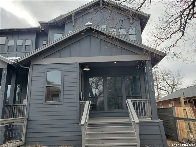 1132 W Mistletoe Unit: 102