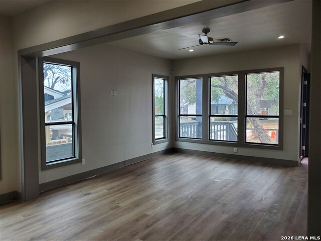 1132 W Mistletoe Unit: 102