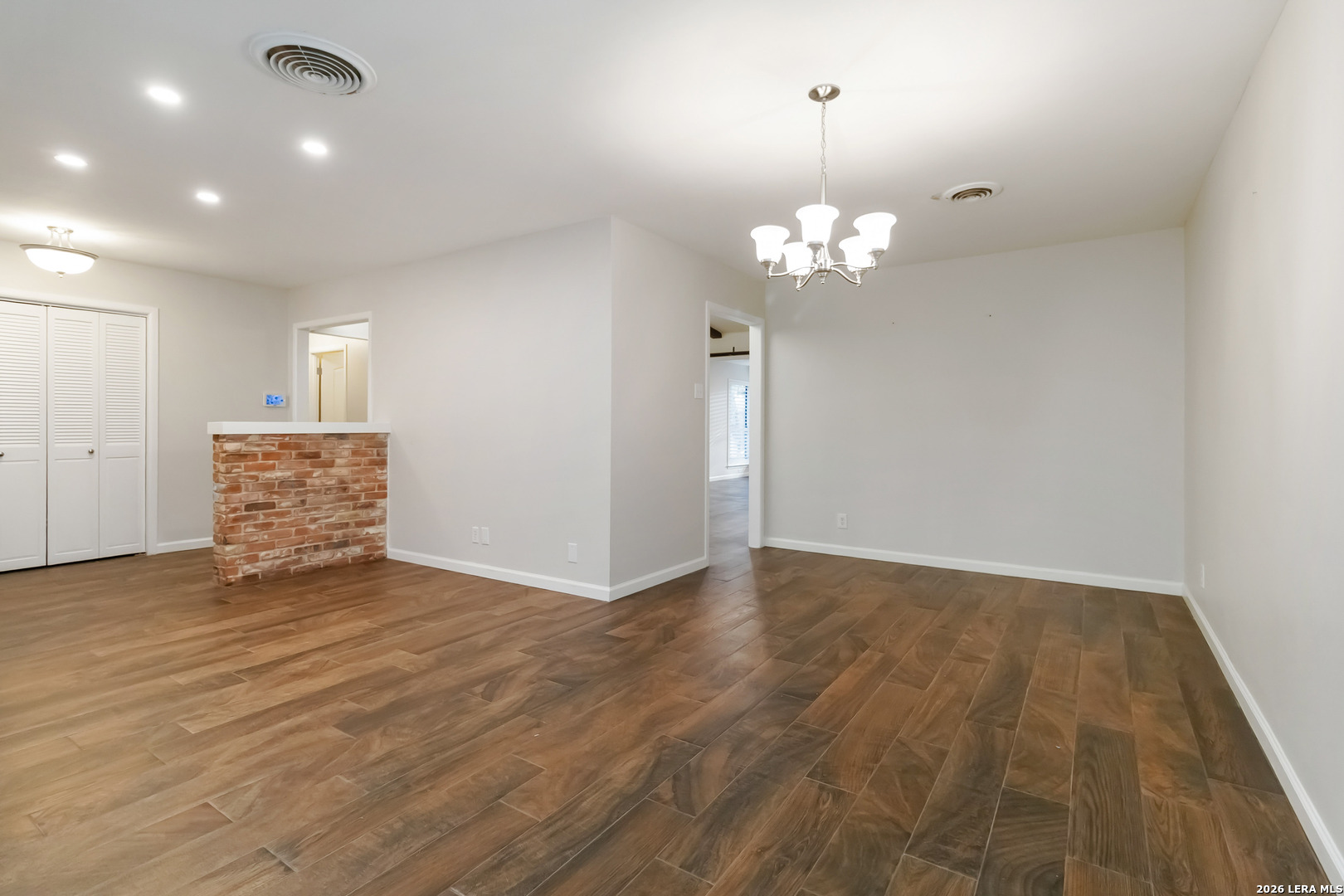 706 Susie Ct