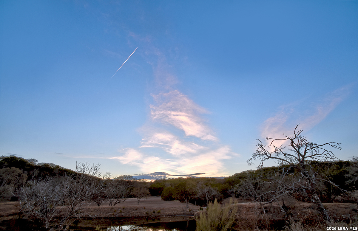 1045 S Shapen Springs