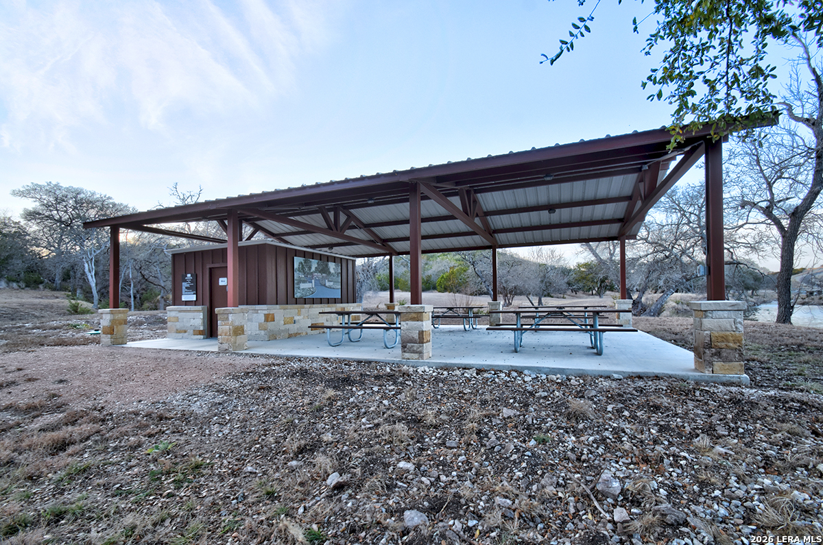 1045 S Shapen Springs
