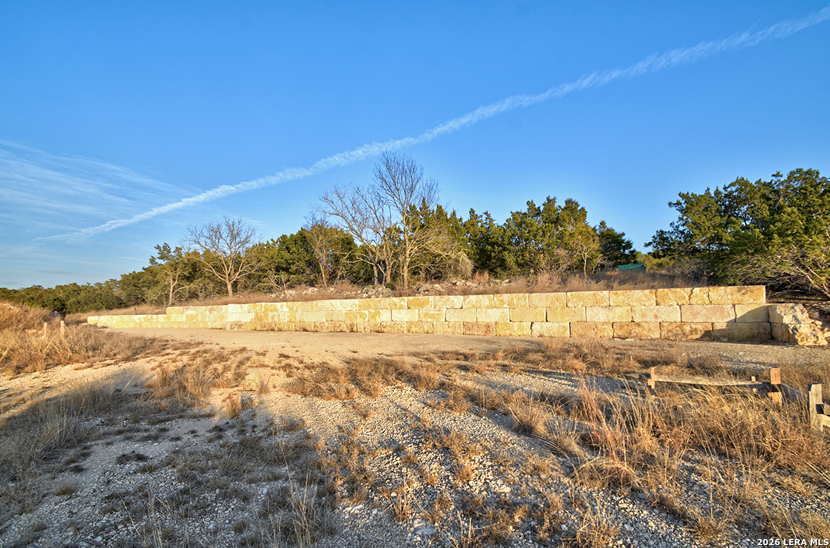 1045 S Shapen Springs