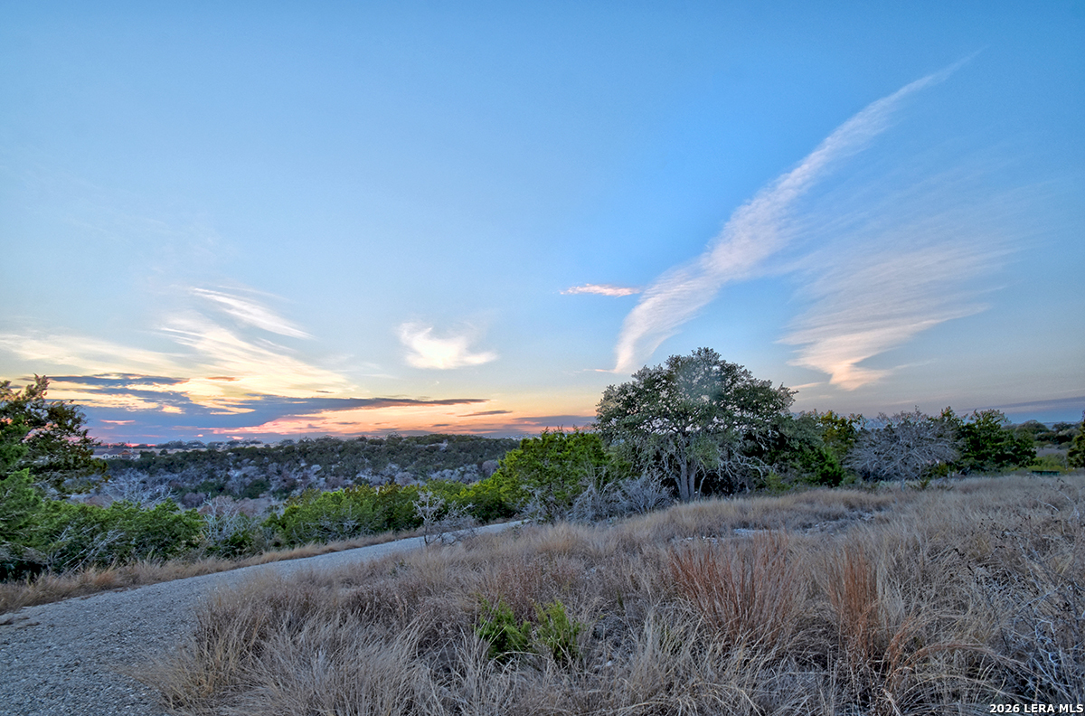 1045 S Shapen Springs
