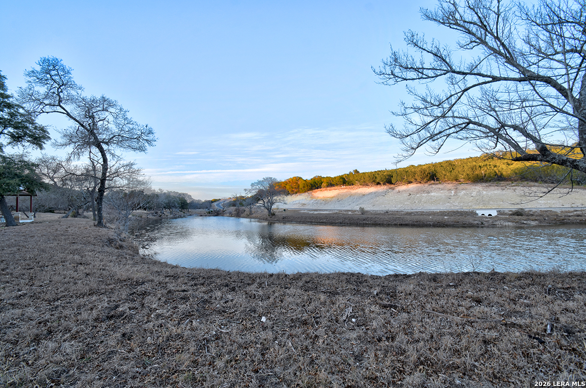 1045 S Shapen Springs