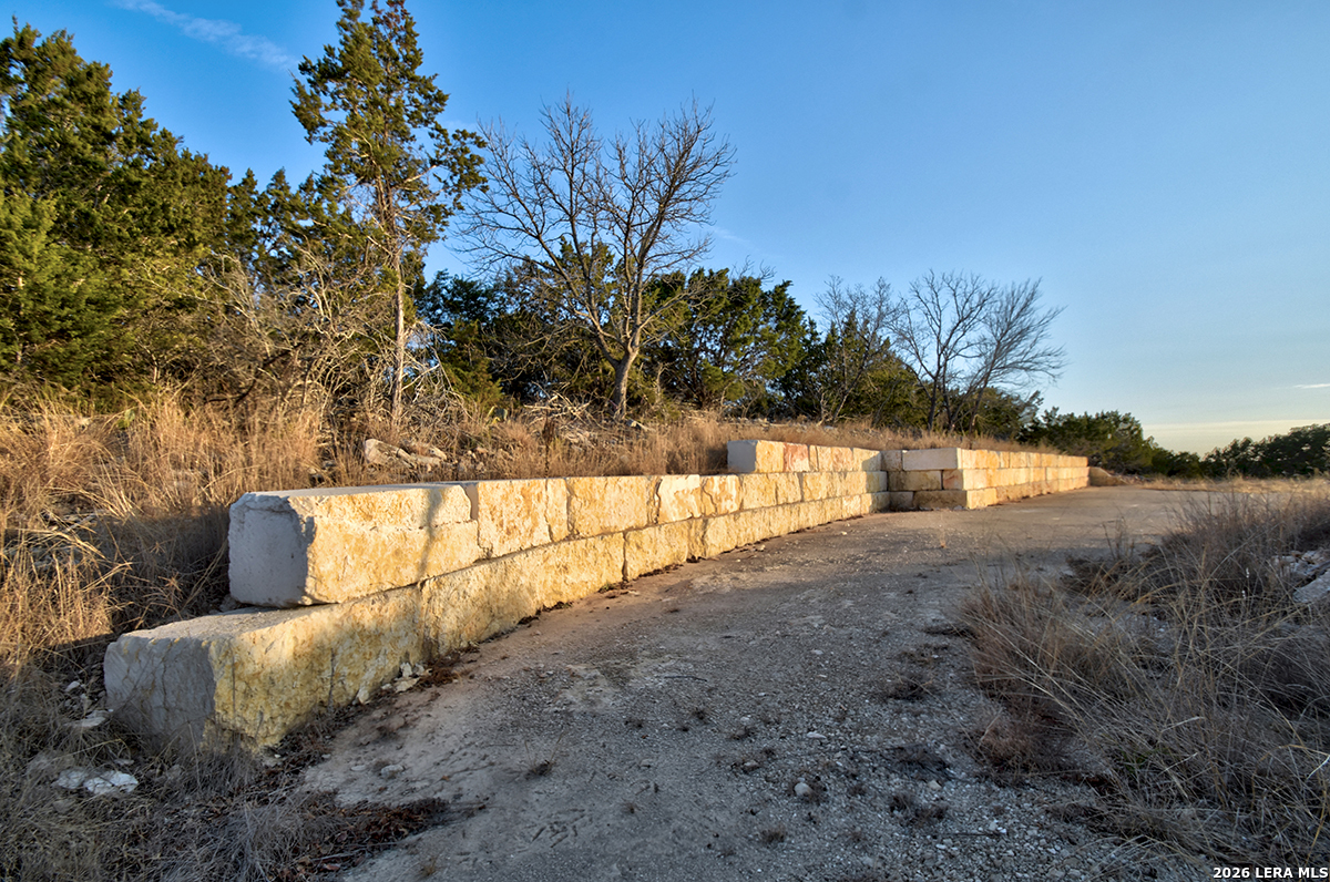 1045 S Shapen Springs