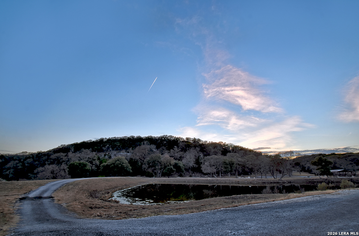 1045 S Shapen Springs