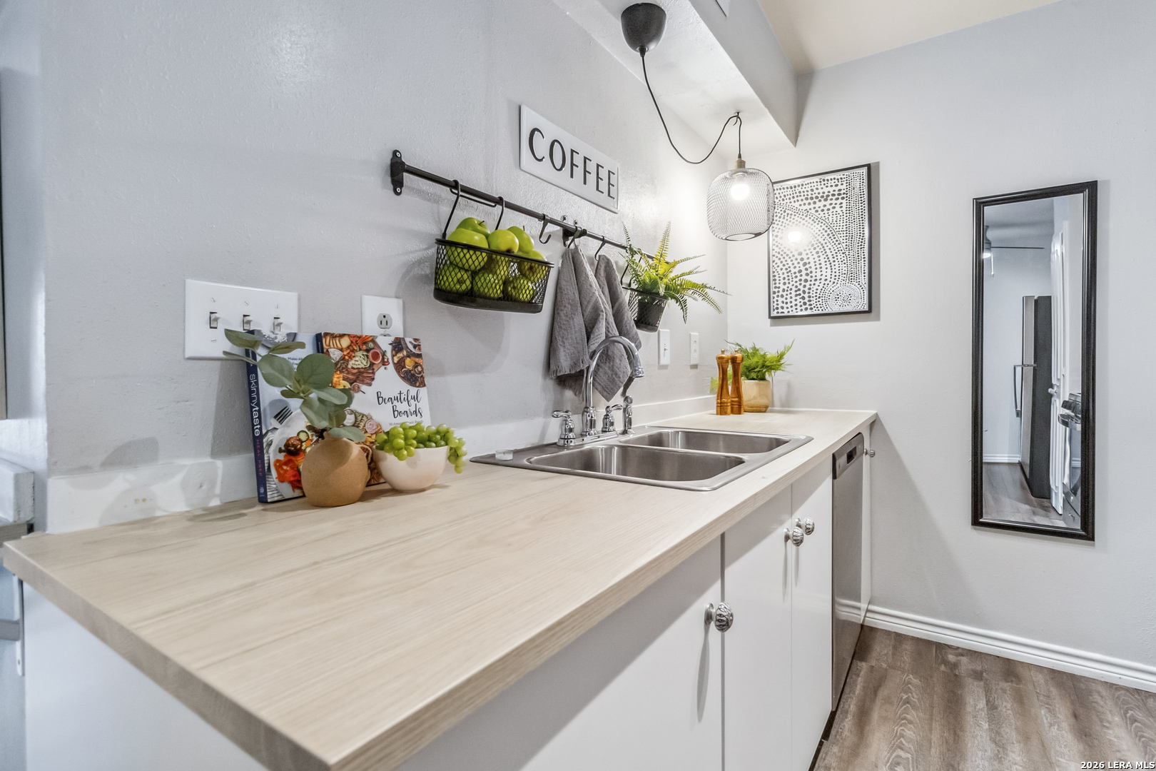 8038 Broadway Unit: 225L