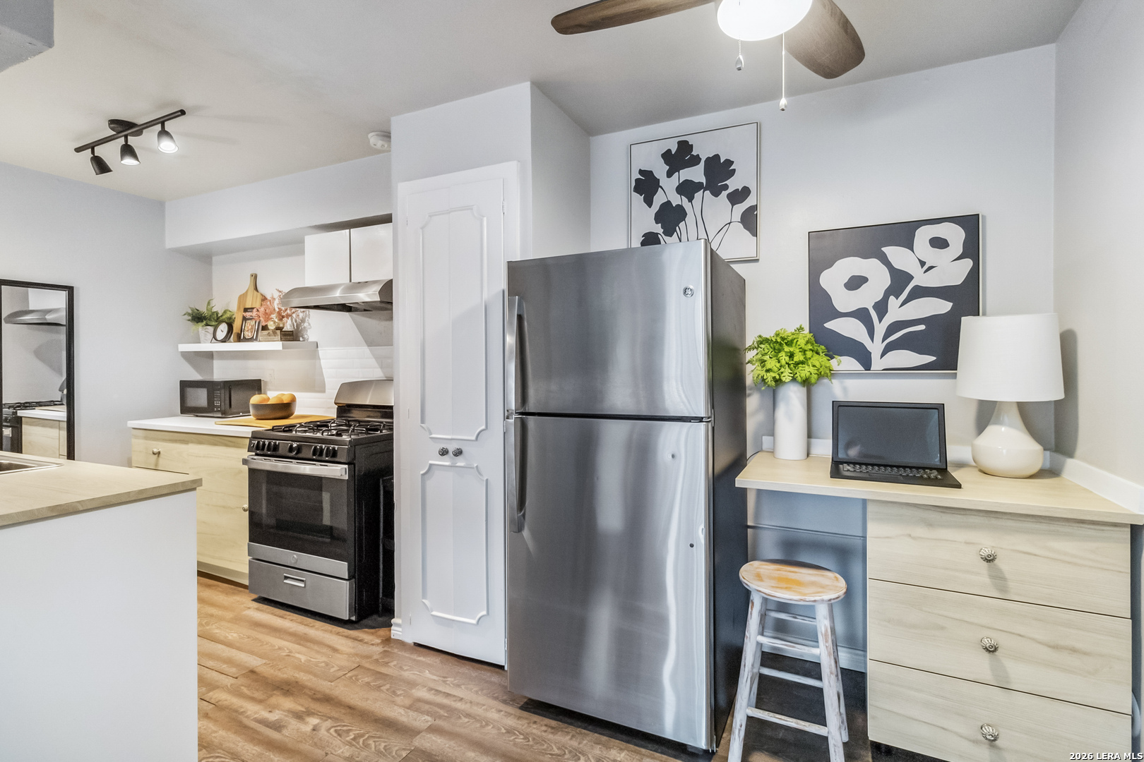 8038 Broadway Unit: 225L