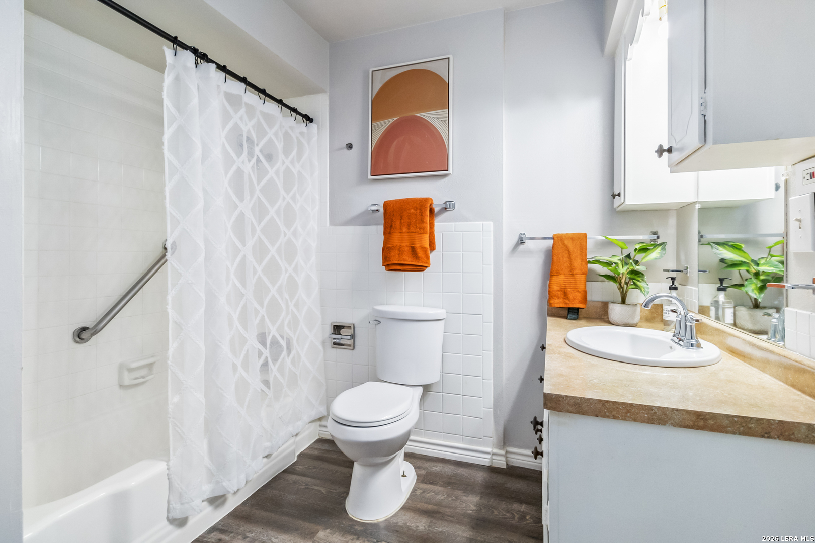 8038 Broadway Unit: 225L