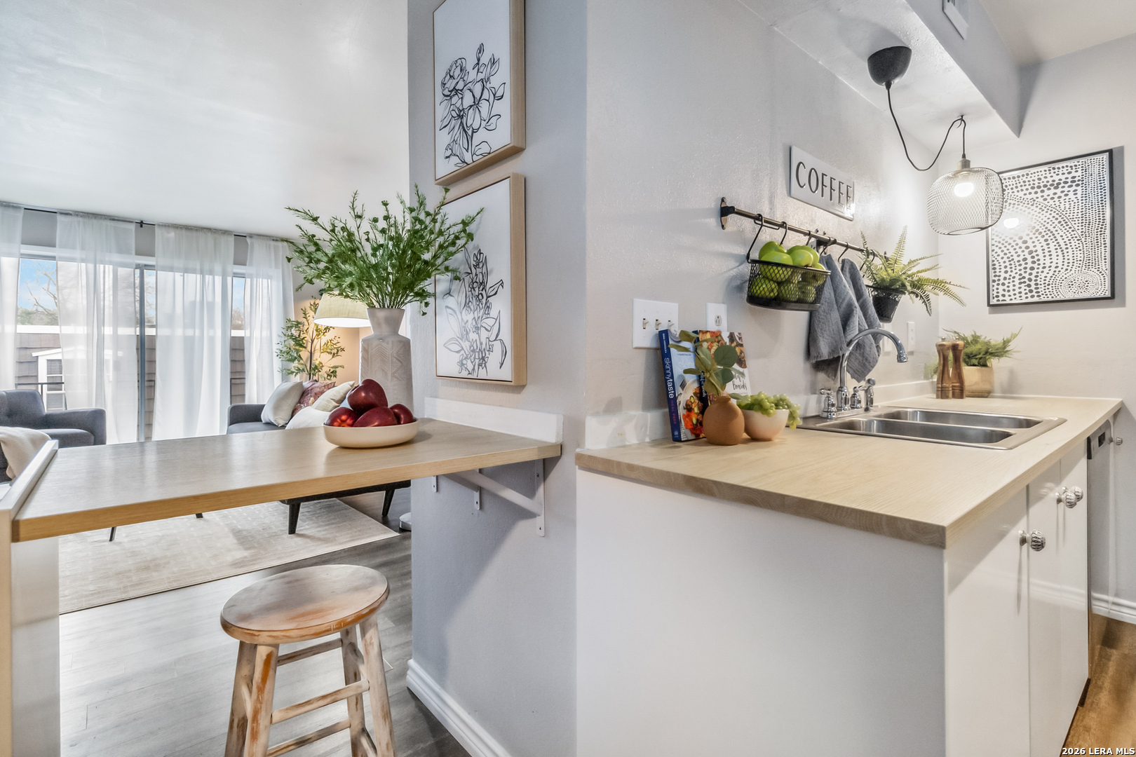 8038 Broadway Unit: 225L