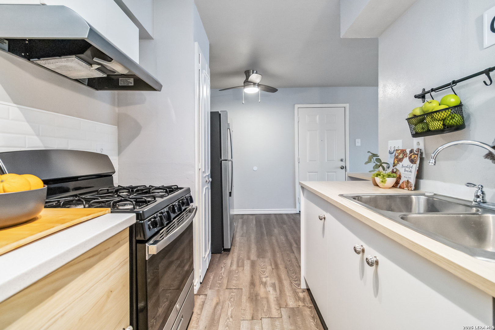 8038 Broadway Unit: 225L