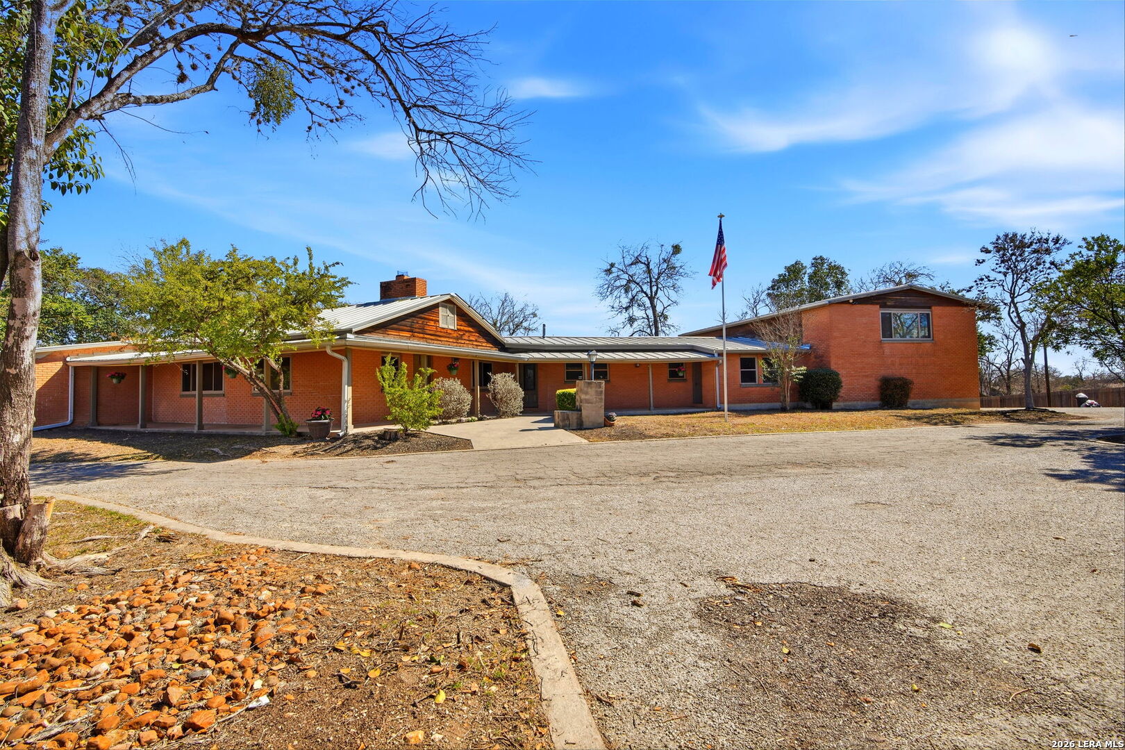 222 Herweck Dr