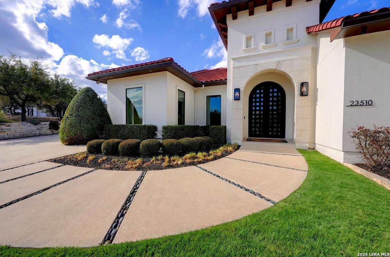 23510 Avila Ridge