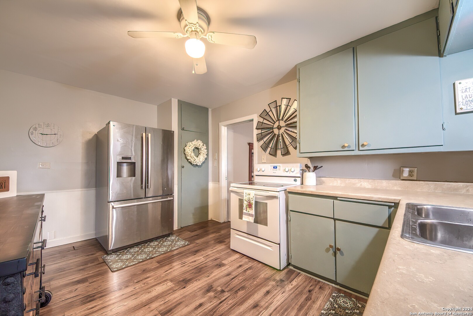 1382 RIVER RD