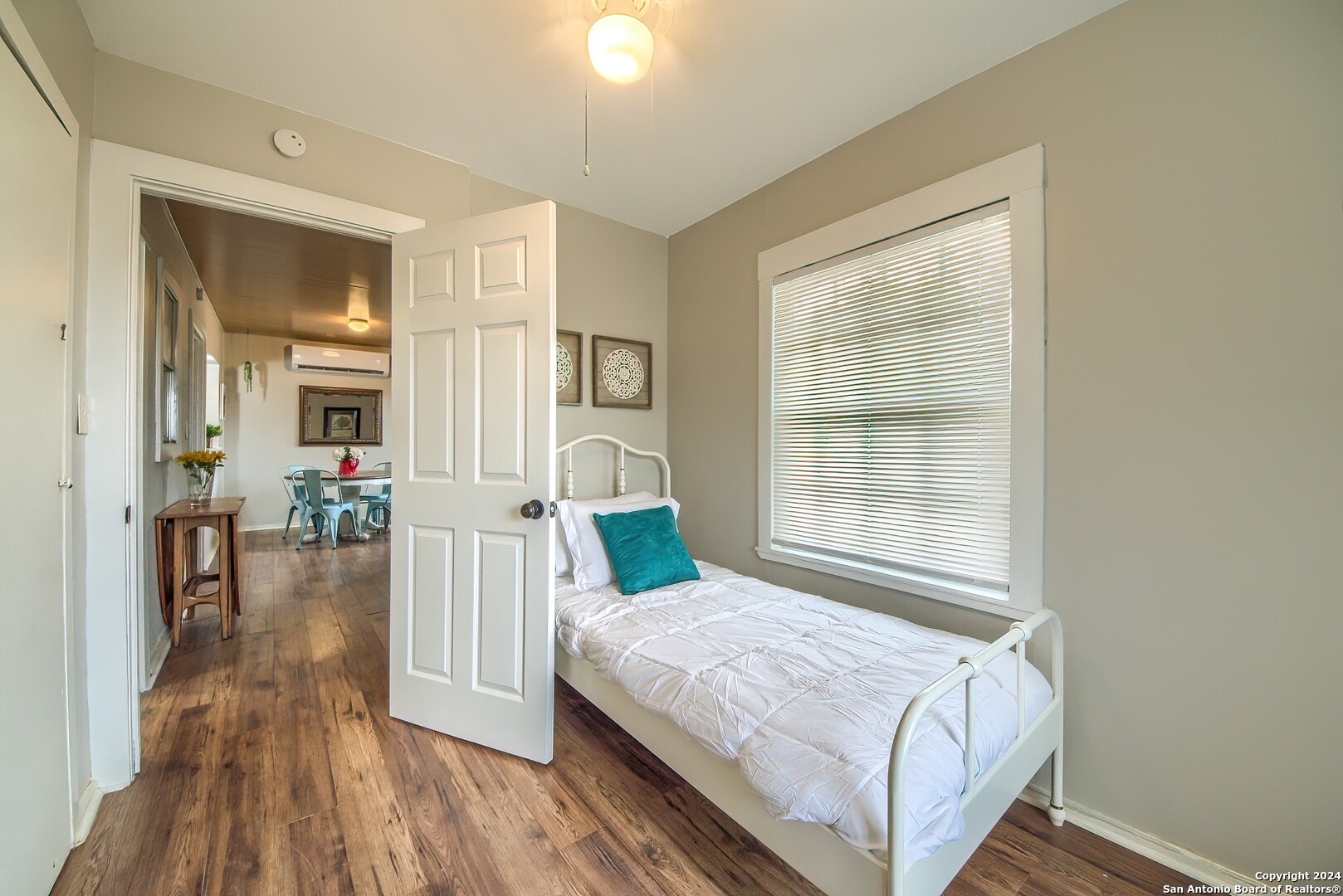 1382 RIVER RD