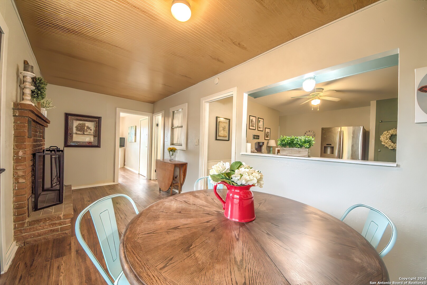 1382 RIVER RD
